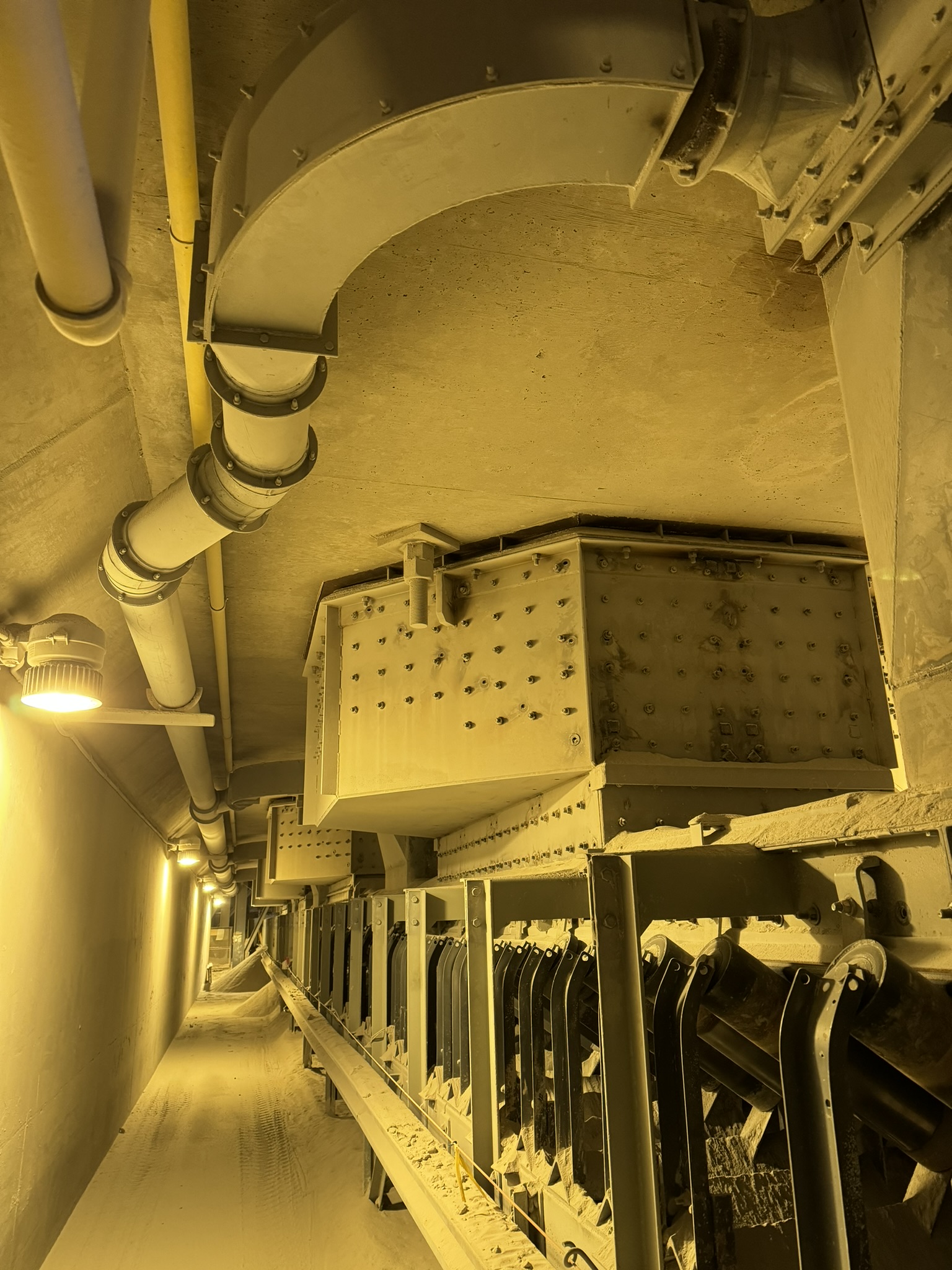 Conveyor settling box fabrication and installation (example supporting image)